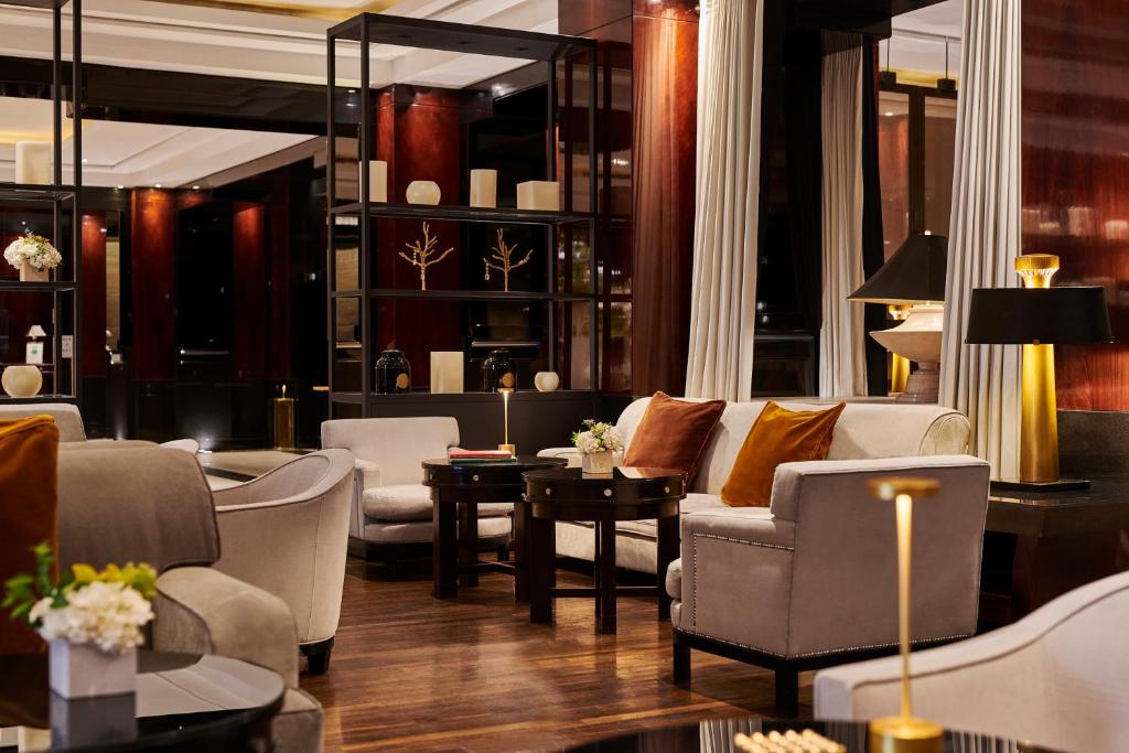 HYATT REGENCY HOTEL